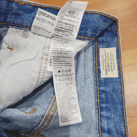 Levi's × Revolve Oxnard Athens High Rise Frayed Shorts - Picture 9 of 10